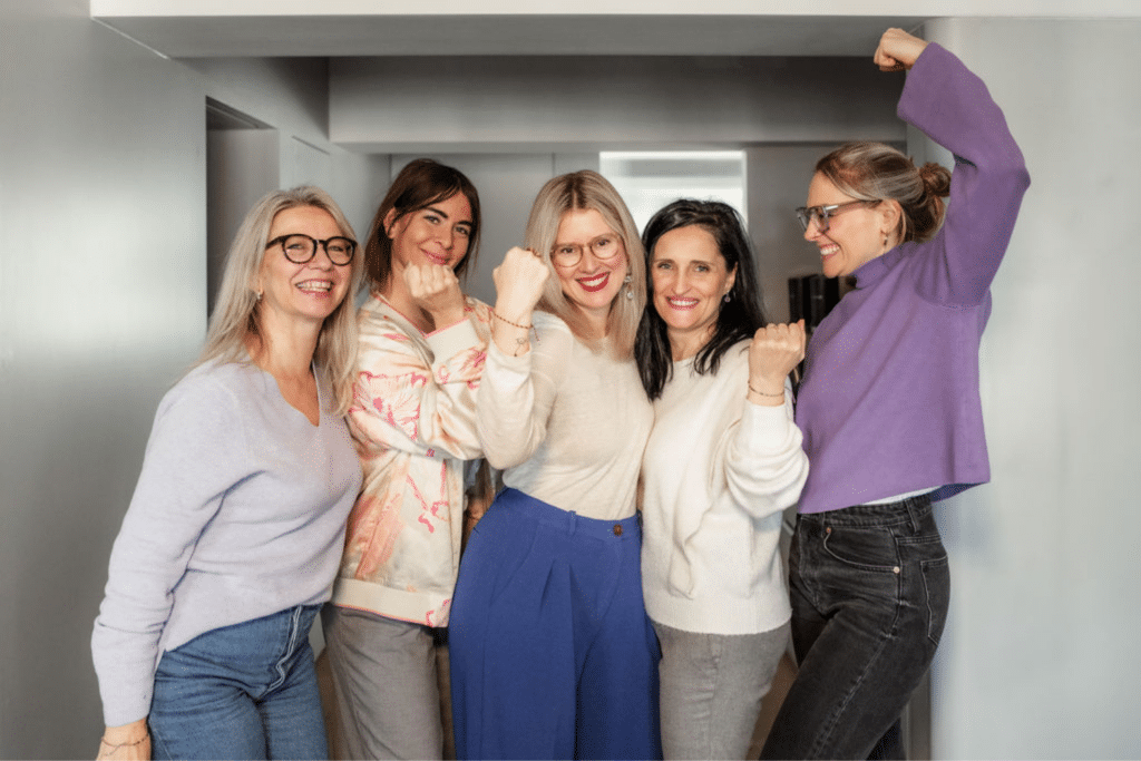 Fünf Frauen